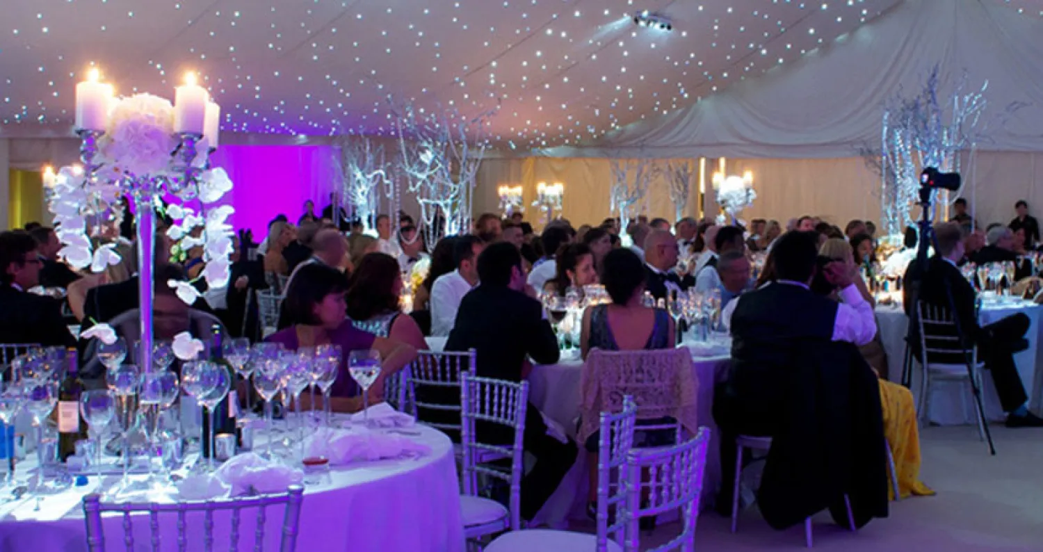 نظام ذكاء صناعي يرصد حديث شخص واحد في الحفلات الصاخبة