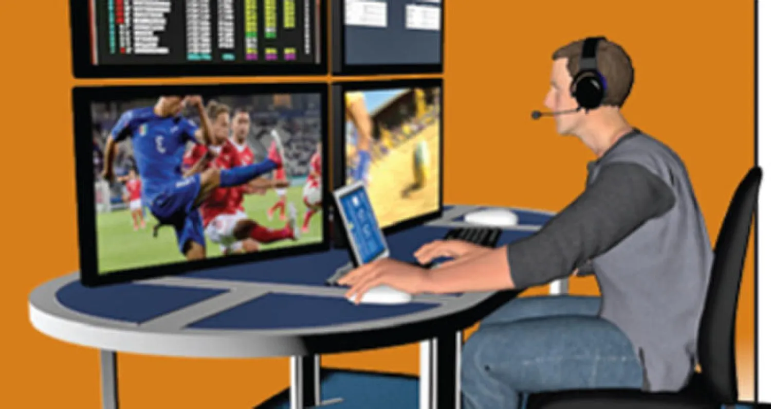 إنذار للاعبين: احذر أنت مراقب من حكم الفيديو