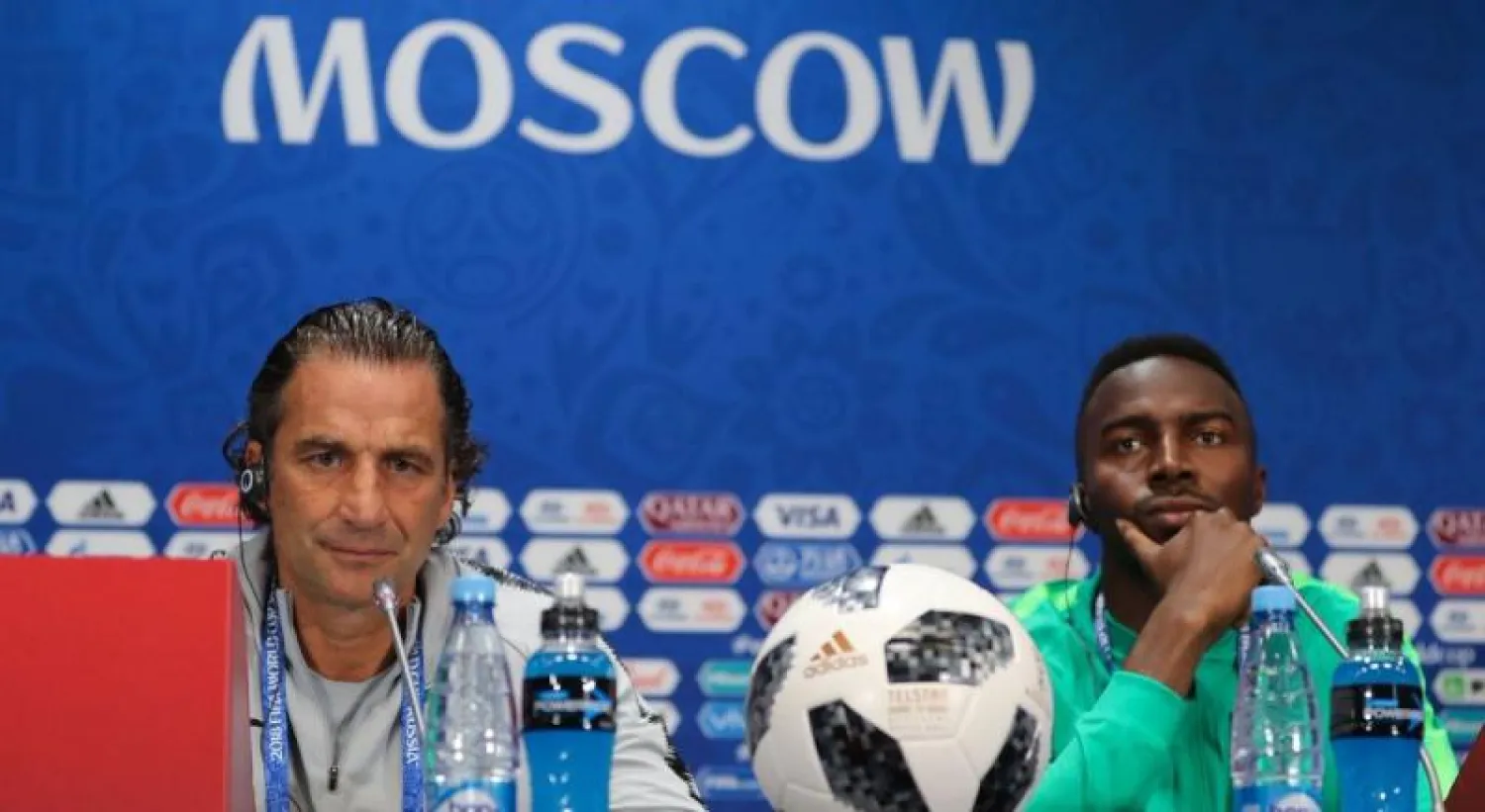 جانب من المؤتمر الصحافي للأرجنتيني بيتزي المدير الفني للمنتخب السعودي وأسامة هوساوي قائد المنتخب