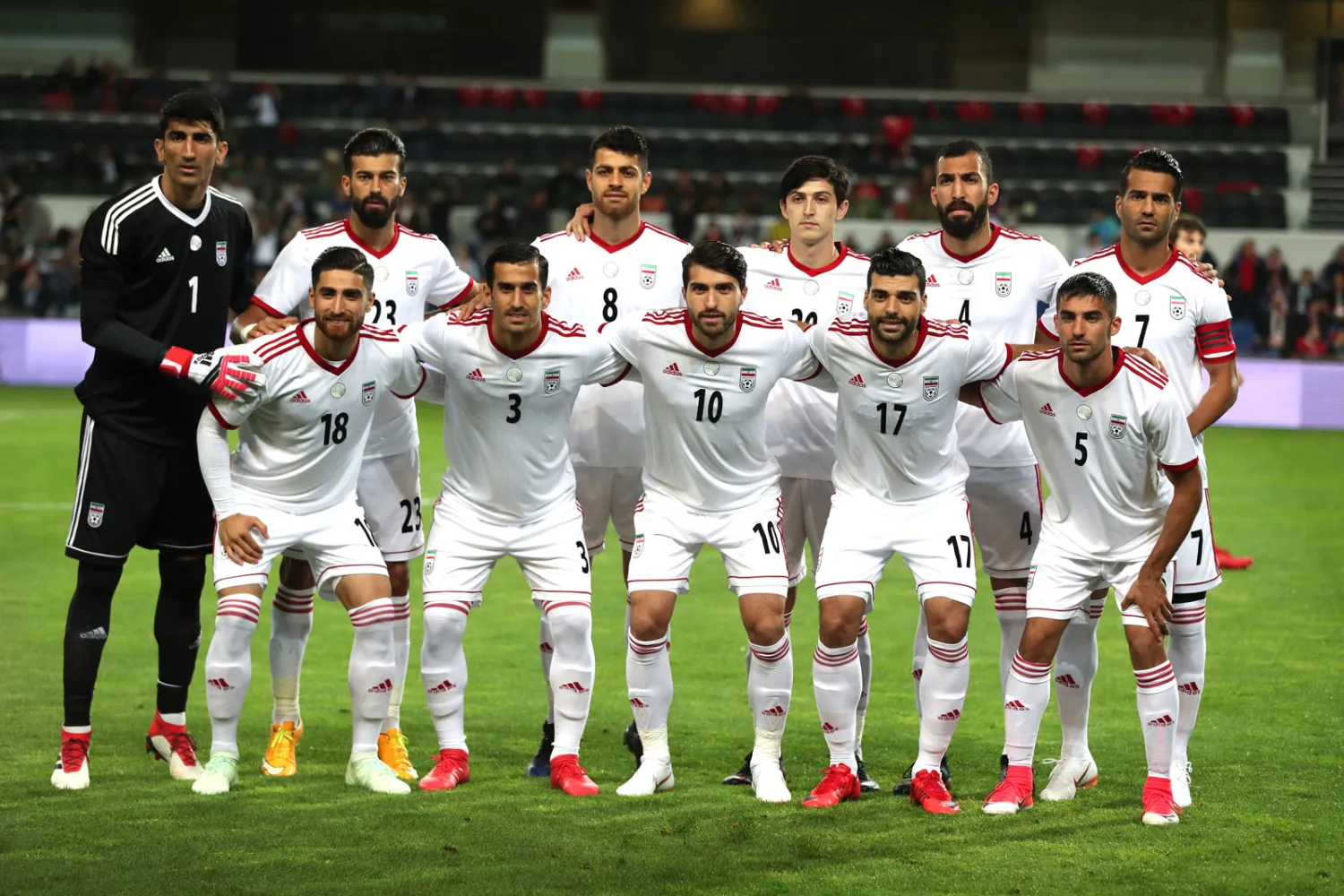 تشارك إيران للمرة الخامسة في النهائيات بعد 1978 و1998 و2006 و2014 ولم تتجاوز دور المجموعات في أي منها. ويواجه المنتخب الإيراني مهمة صعبة بعدما أوقعته القرعة في مجموعة تضم المغرب وإسبانيا والبرتغال، وربما تنحصر آماله في تقديم أداء جيد بالنهائيات.