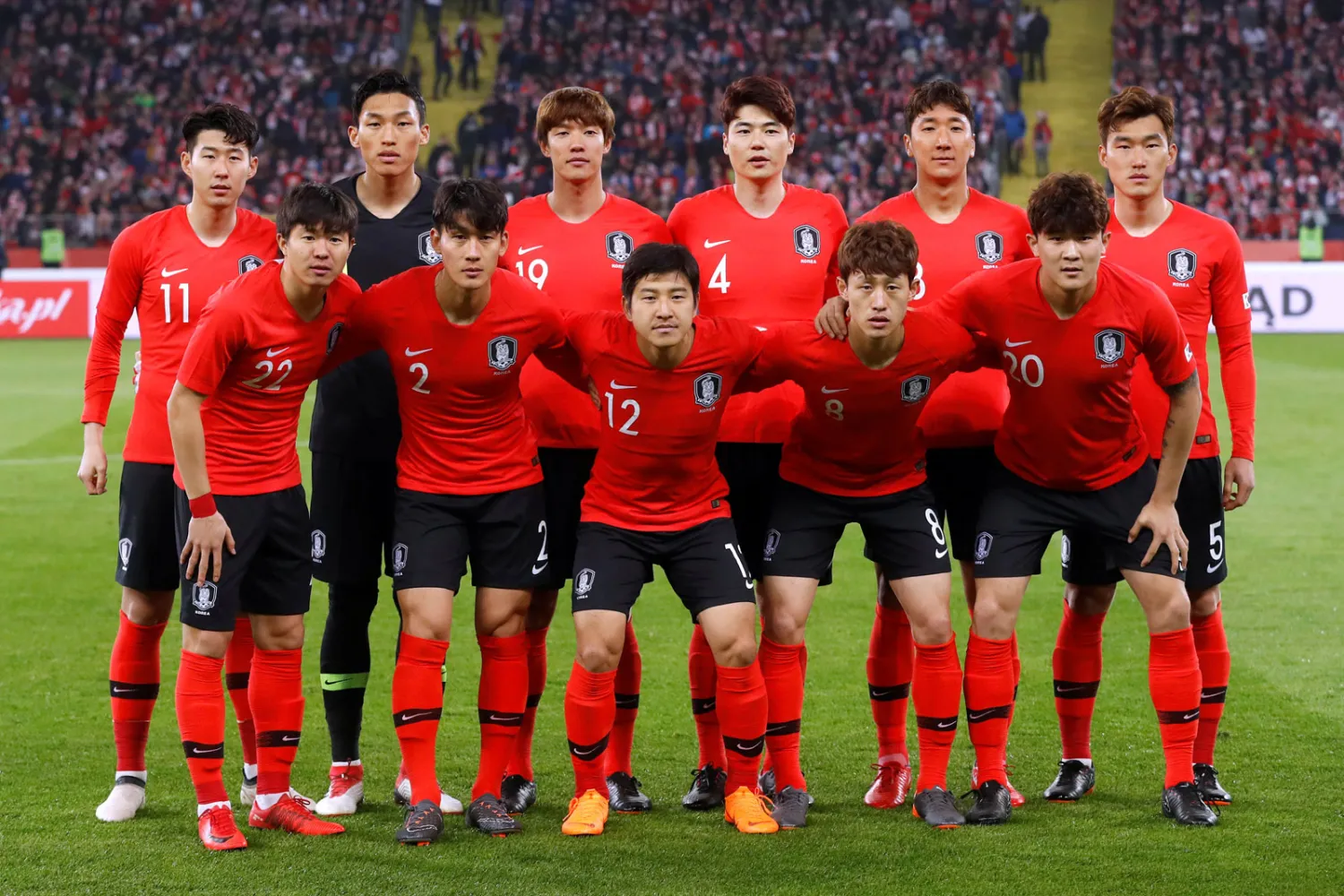 يعاني منتخب كوريا الجنوبية من حالة عدم استقرار على مستوى اللعب والنتائج، ورغم ذلك يؤكد المدرب شين تاي - يونغ أن الفريق سيظهر «قوته الحقيقة» خلال كأس العالم لكرة القدم في روسيا. ولكي تتمكن كوريا الجنوبية من الصعود من مجموعة تضم ألمانيا بطلة العالم وكذلك السويد والمكسيك فعليها أن تجد طريقة لإخراج أفضل مهارات سون هيونغ - مين.