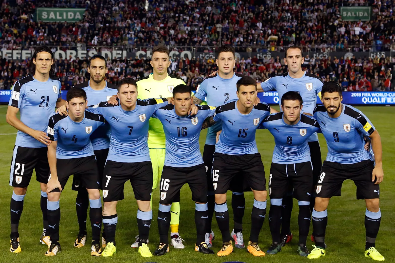 تملك الأوروغواي حظوظاً كبيرة في التنافس على مراكز متقدمة في مونديال روسيا بفضل ثنائي الهجوم لويس سواريز وإدينسون كافاني ومجموعة من النجوم الشباب الواعدين. ويمكن أن تعتبر الأوروغواي، التي ستلعب ضد روسيا ومصر والسعودية في المجموعة الأولى، نفسها أقوى مرشح للتأهل لدور الستة عشر وهو أمر حققته دائما مع المدرب أوسكار تاباريز.