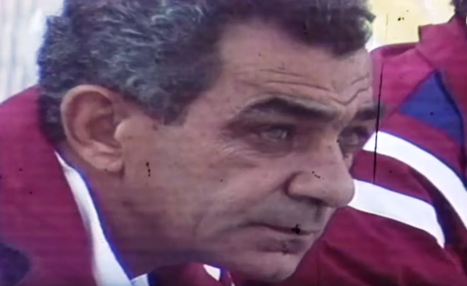 محمود الجوهري قاد بلاده إلى مونديال عام 1990 في إيطاليا بعد غياب 56 عاما (لقطة من التلفزيون)