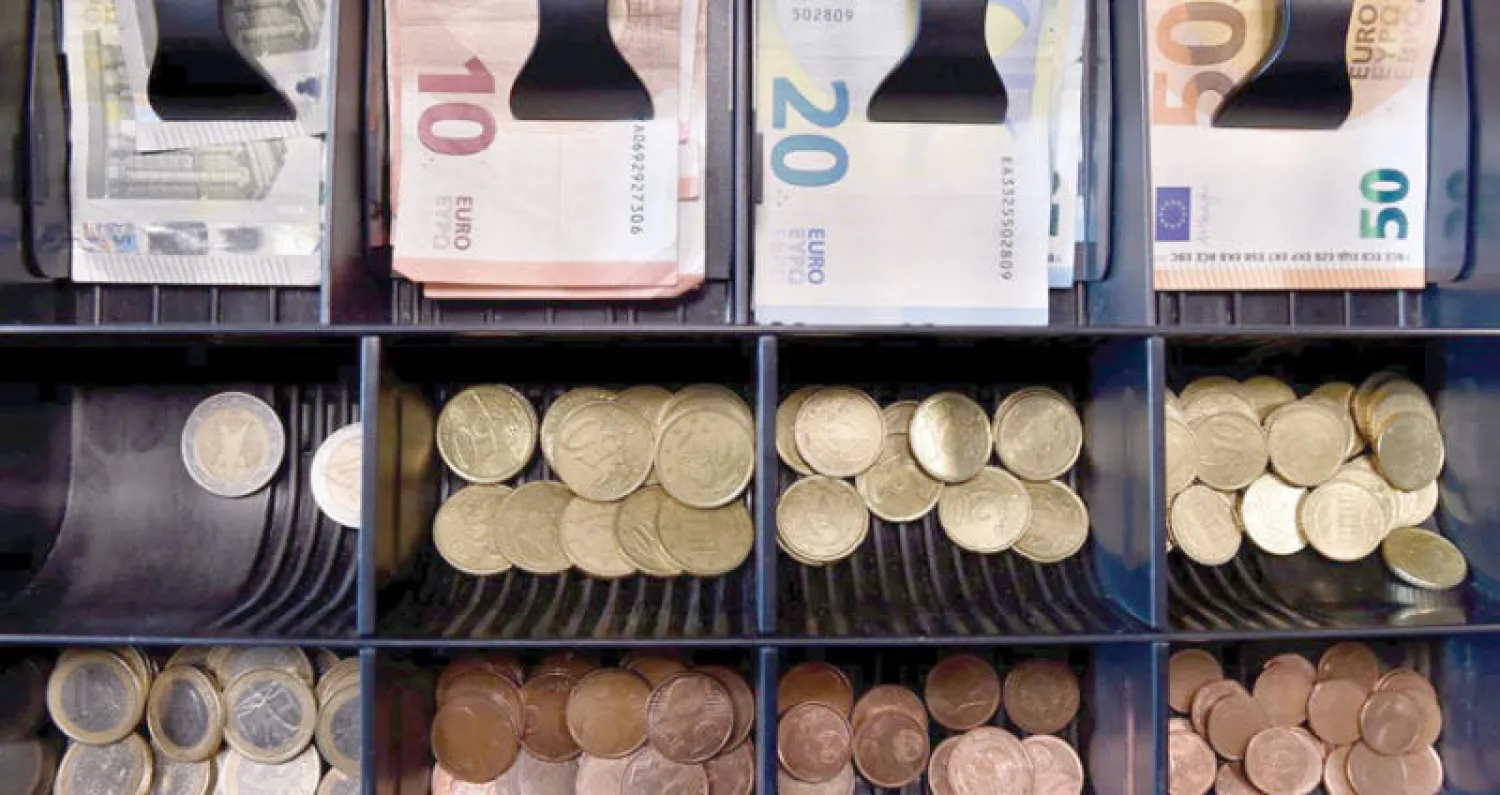 «المركزي» الأوروبي توقع أن تظل أسعار الفائدة عند مستويات قياسية منخفضة على الأقل حتى صيف 2019 (رويترز)