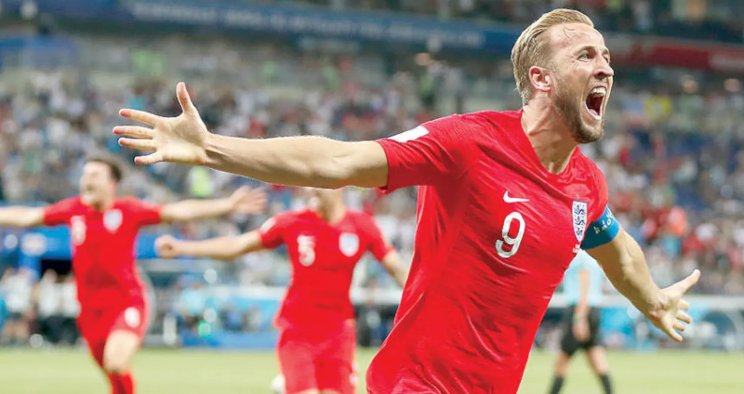 هاري كين يحتفل بثنائيته التي قادت إنجلترا للفوز على تونس (إ.ب.أ)