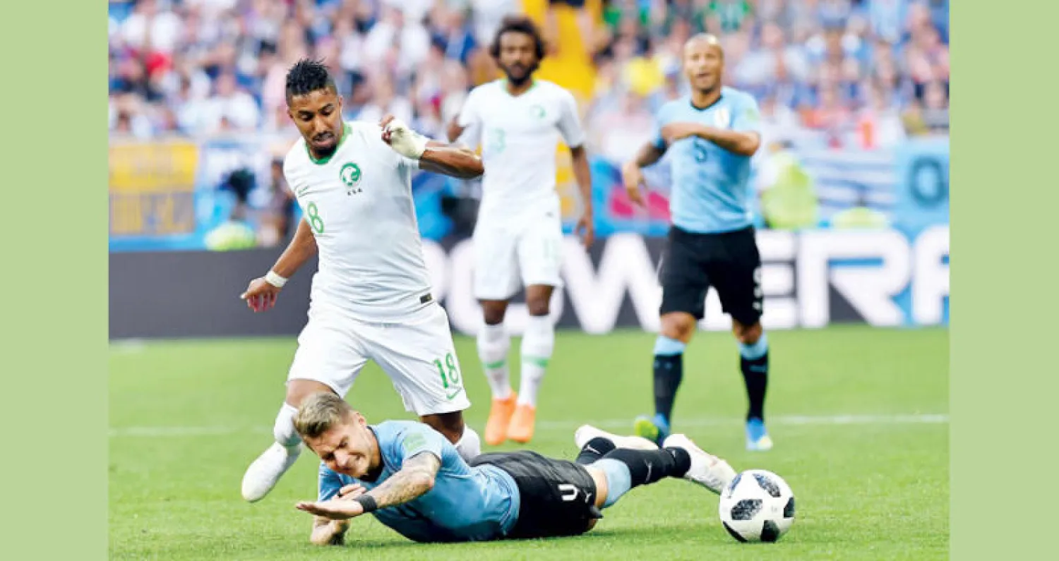 من المواجهة التي جمعت منتخبي السعودية وأوروغواي («الشرق الأوسط»)