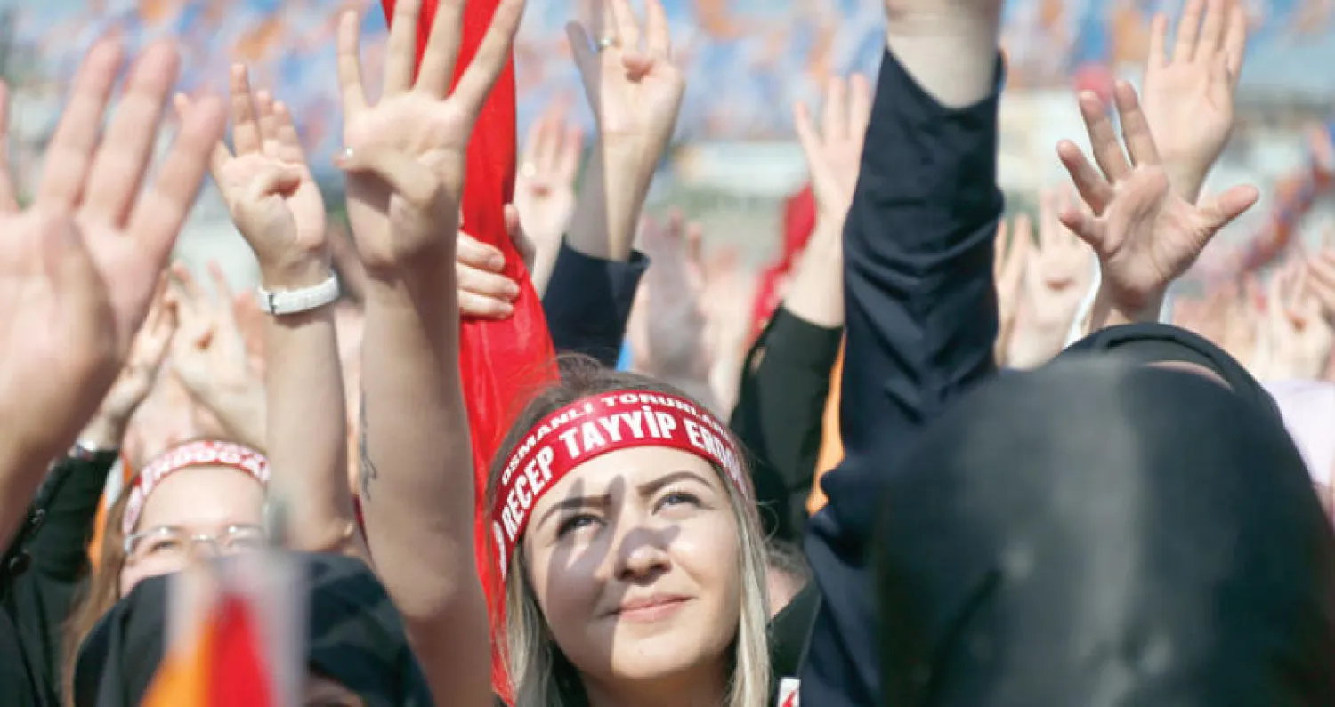 مؤيدون للرئيس الحالي رجب طيب اردوغان خلال تظاهرة في اسطنبول (أ.ب)