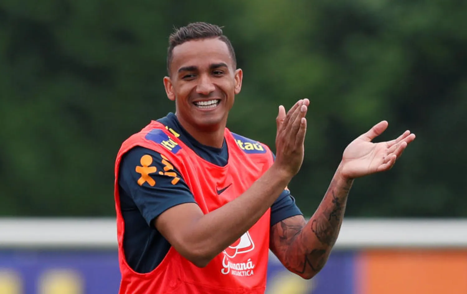 مدافع البرازيل دانيلو (رويترز)