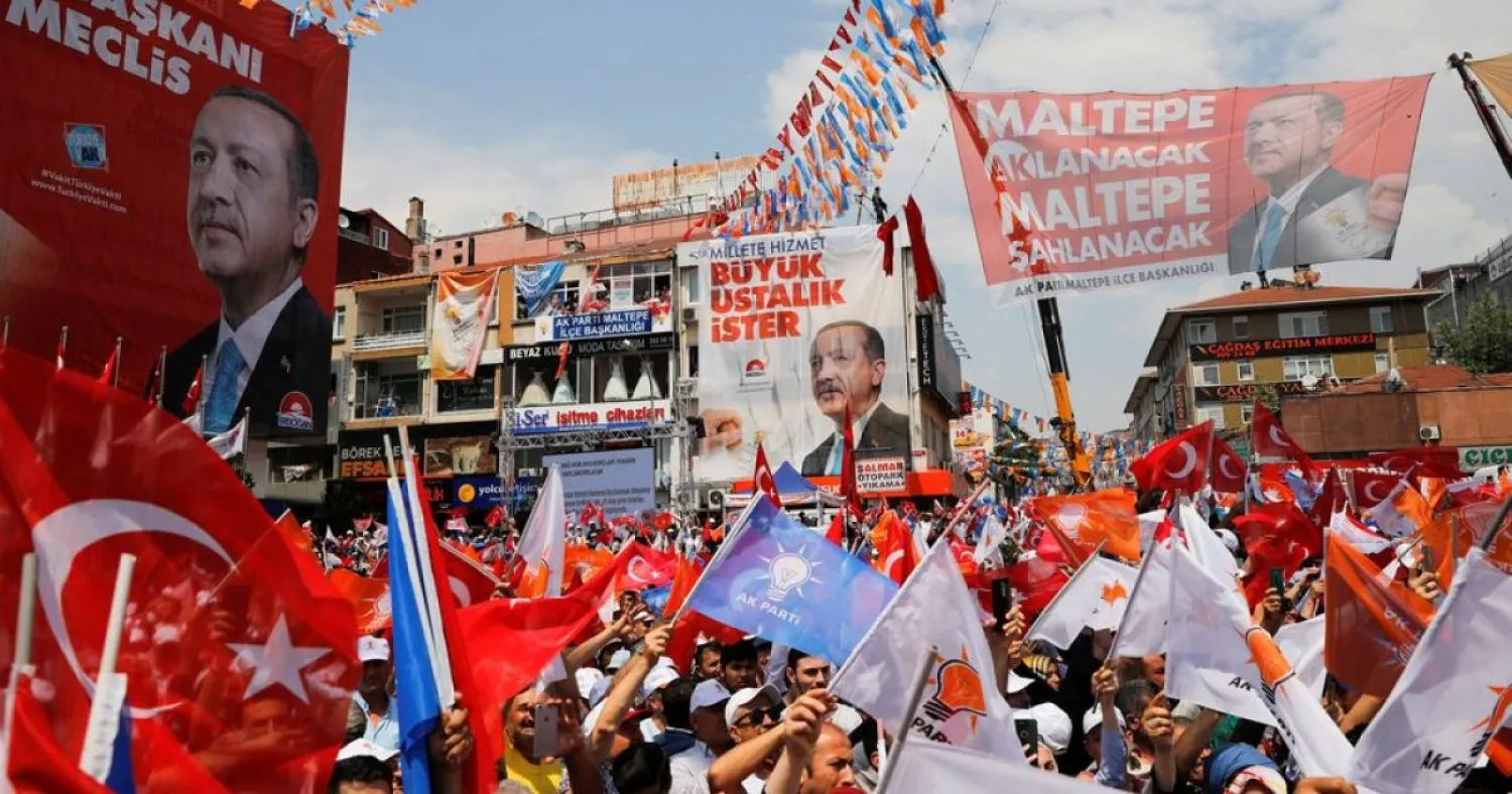 Supporters of Turkish President Erdogan attend an election rally in Istanbul, Turkey June 22, 2018. (Reuters)