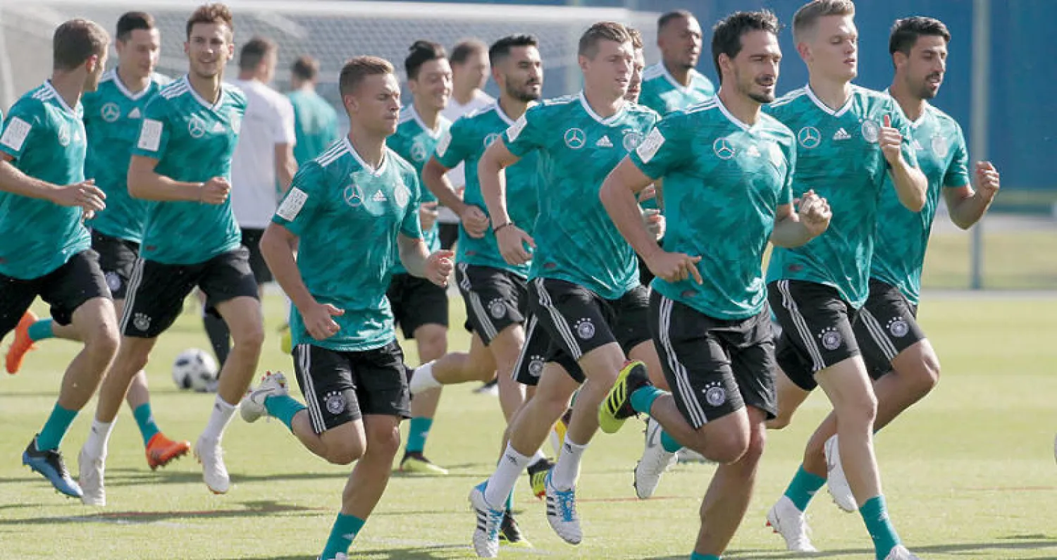 لاعبو ألمانيا متحفزون للفوز على كوريا والعودة مجدداً إلى المنافسة (إ.ب.أ)