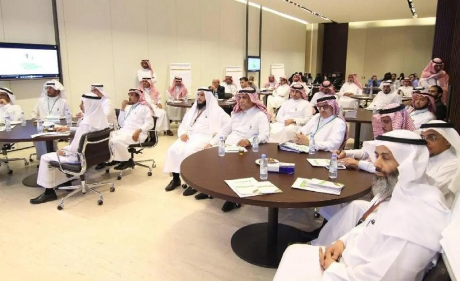 جانب من ورشة العمل التي أقامتها المؤسسة العامة للحبوب السعودية حول الفقد والهدر في الغذاء (واس)