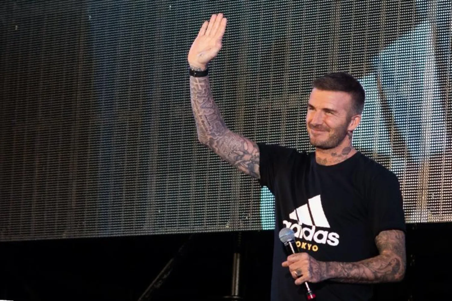 ديفيد بيكام أحد أشهر لاعبي المنتخب الإنجليزي عبر تاريخه (أ.ف.ب)