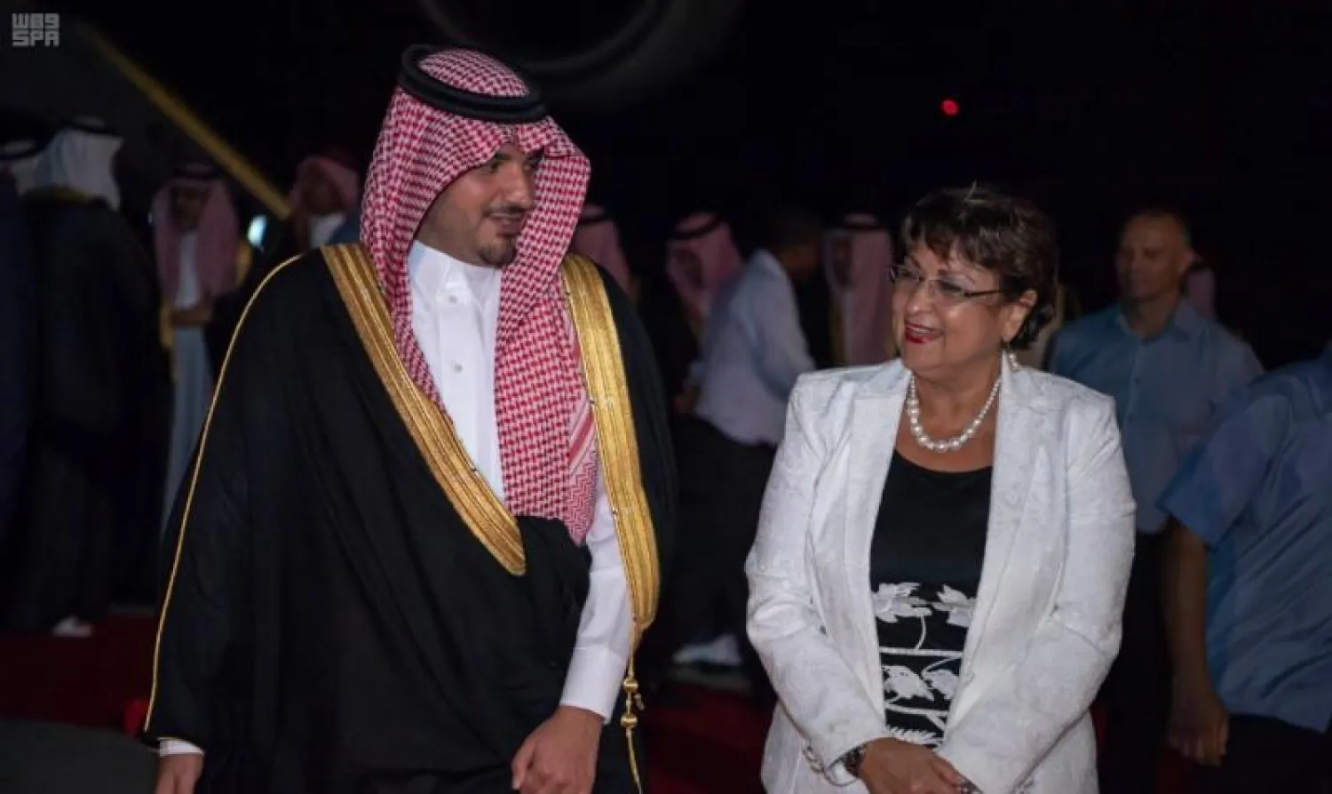 وزير الداخلية السعودي خلال وصوله إلى سيشل (واس)