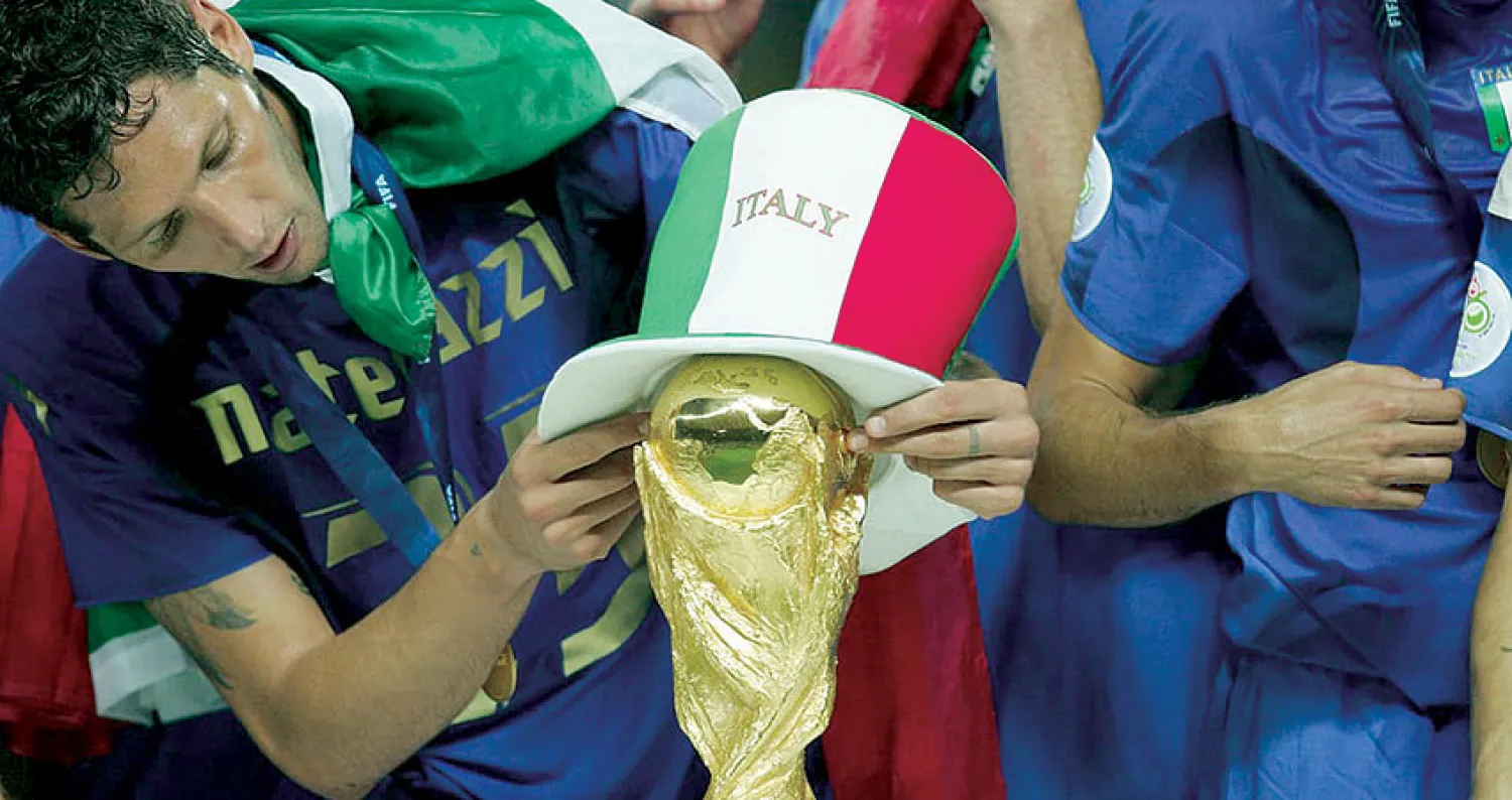 ماتيراتزي يغطي كأس العالم بقبعة 