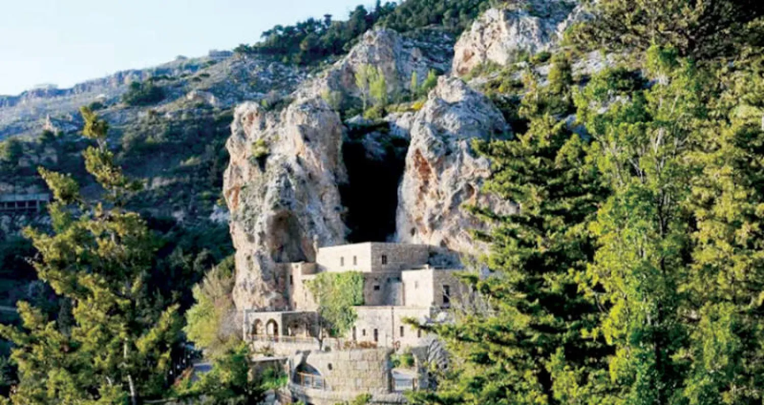 المتحف قطعة من جبل وكان مركزاً للرهبان