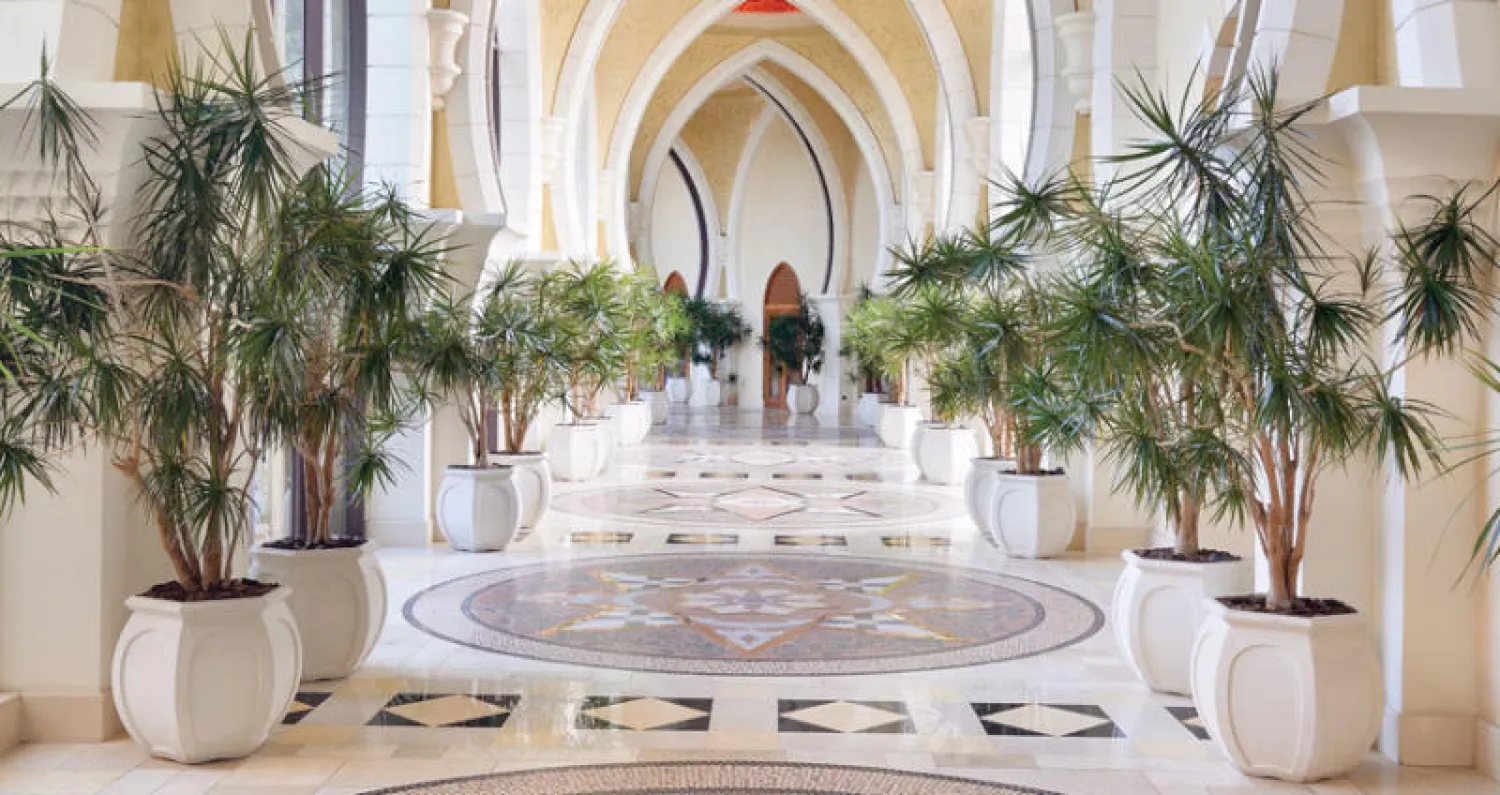 فندق «وان آند أونلي رويال ميراج» يقدم باقة «إقامة أسطورية»