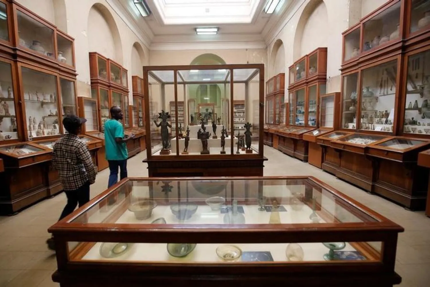 Tourists walk around pharaonic artifacts inside the Egyptian
Museum in Cairo, Egypt June 23, 2016. Picture taken June 23, 2016. To
match Interview EGYPT-ANTIQUITIES/ REUTERS/Amr Abdallah Dalsh 