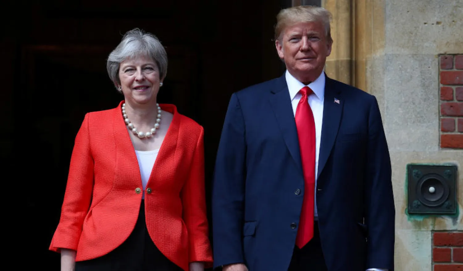 الرئيس الأميركي دونالد ترمب ورئيس الوزراء البريطانية تيريزا ماي (رويترز)