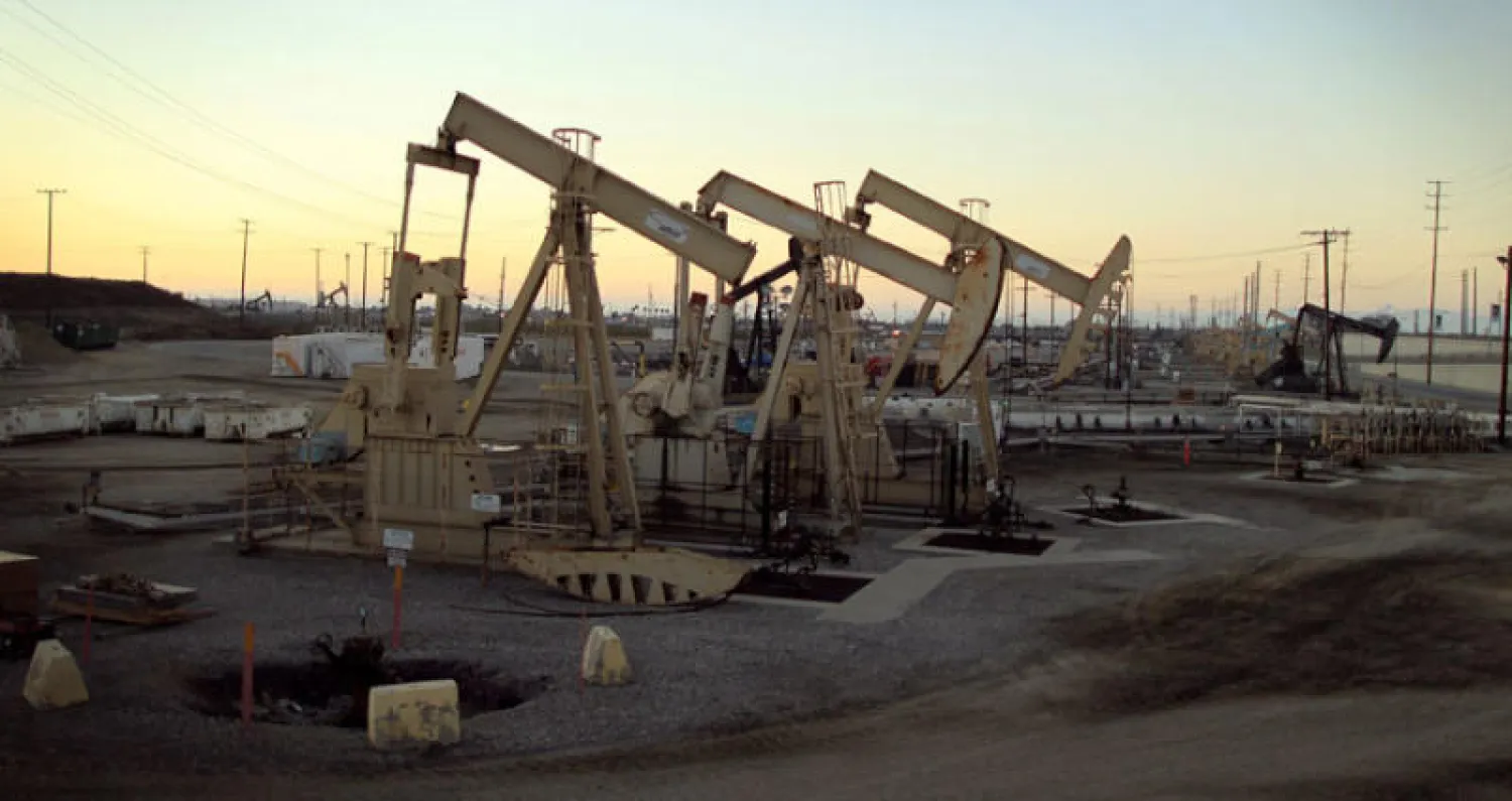 ثبات أسعار النفط بعد استيعاب تقلبات الأسبوع