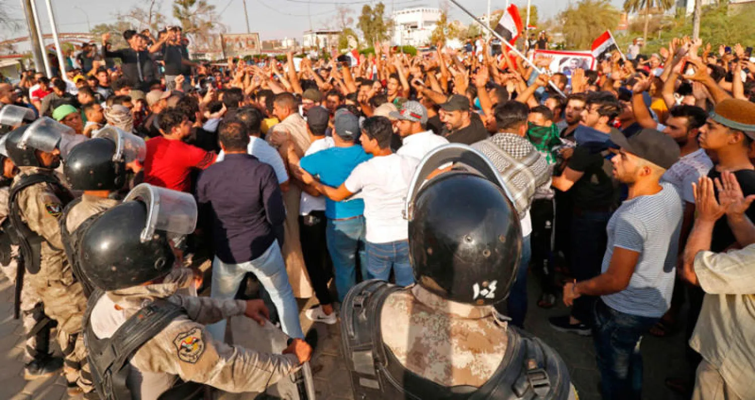 التظاهرات التي تشهدها مدينة البصرة (رويترز)