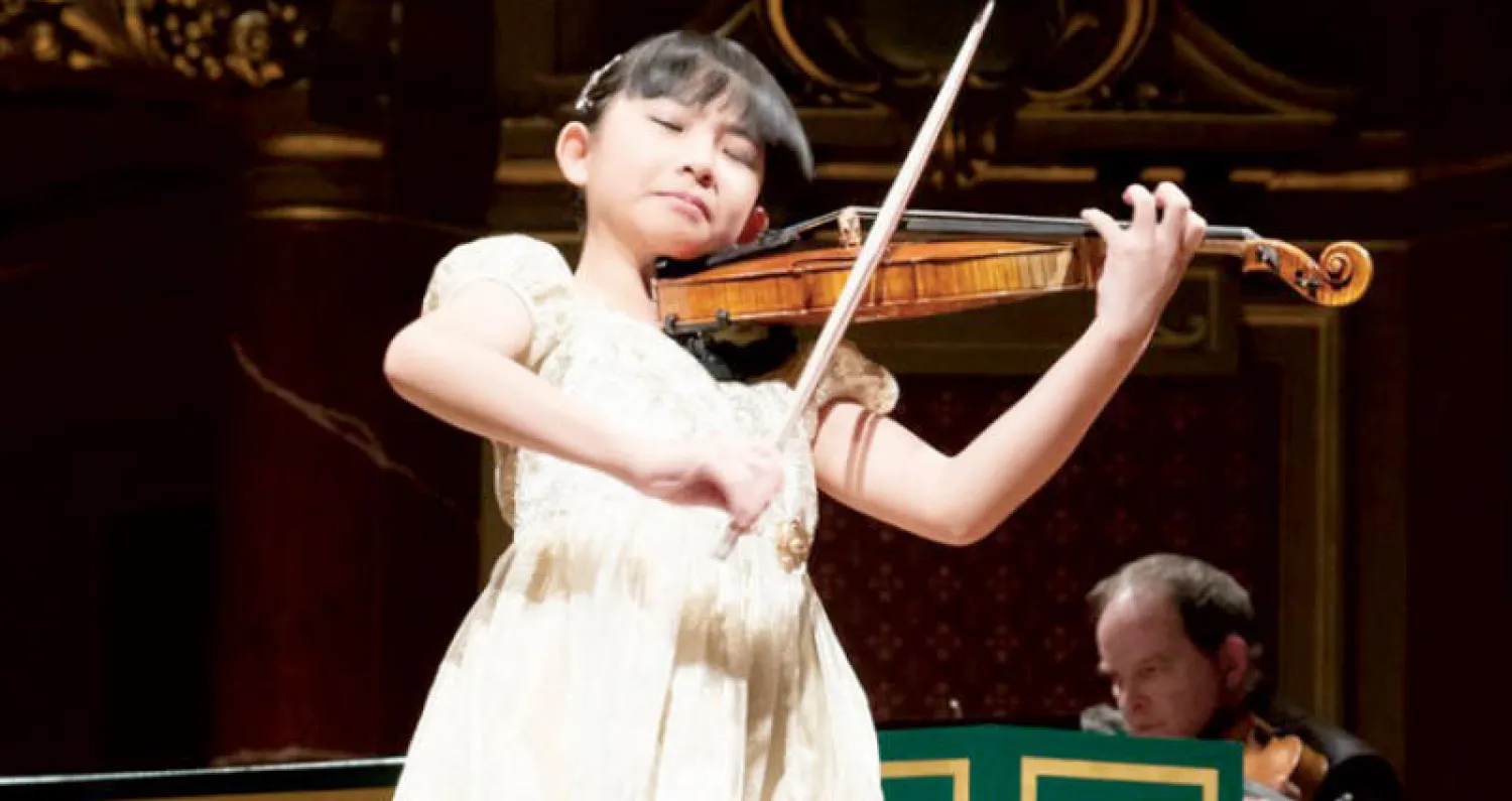 العازفة السنغافورية كلوي شوا