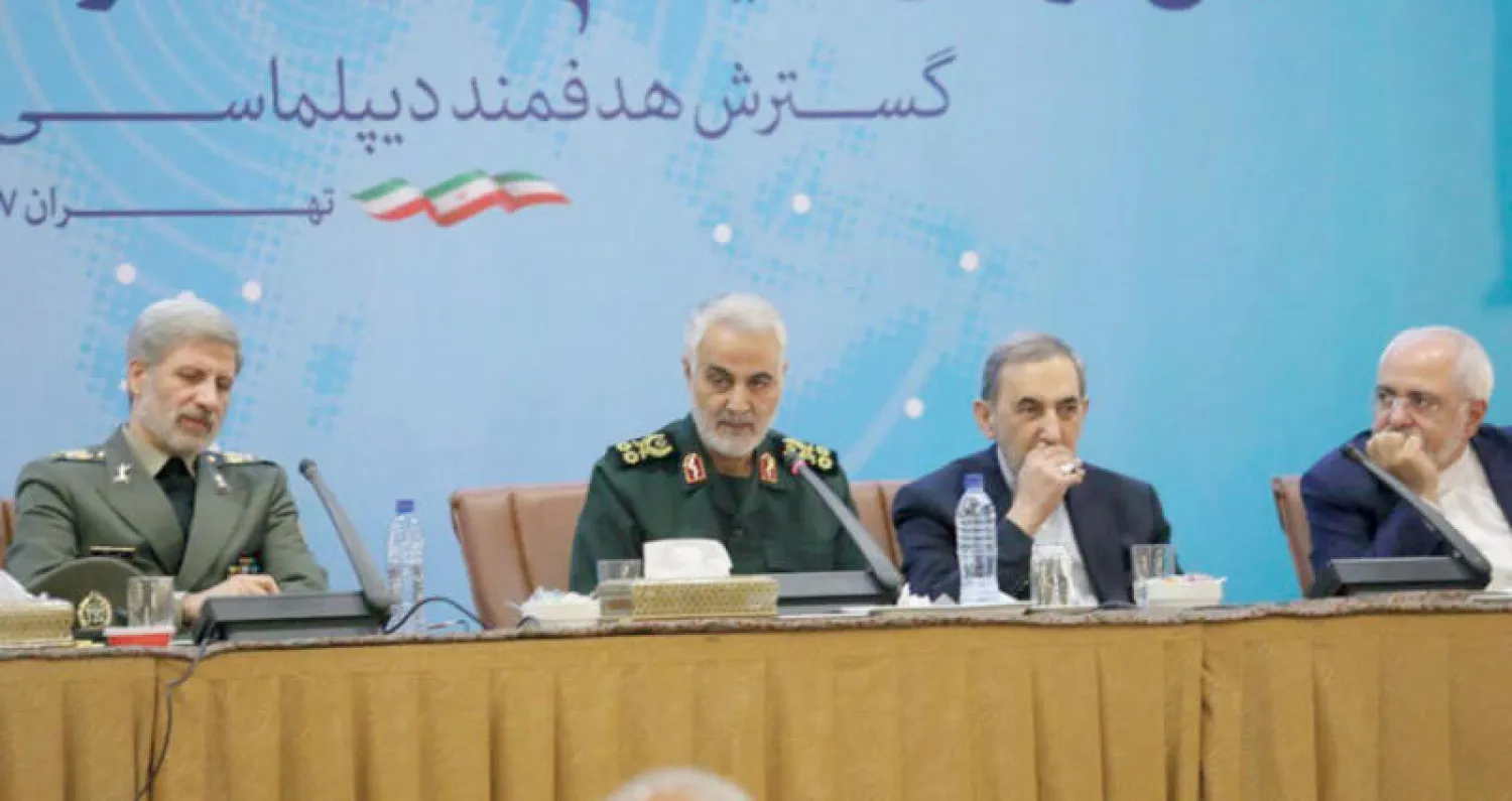 قائد «فيلق القدس» قاسم سليماني يلقي خطاباً أمام مؤتمر الوفود الدبلوماسية الإيرانية أمس (موقع الخارجية الإيرانية)