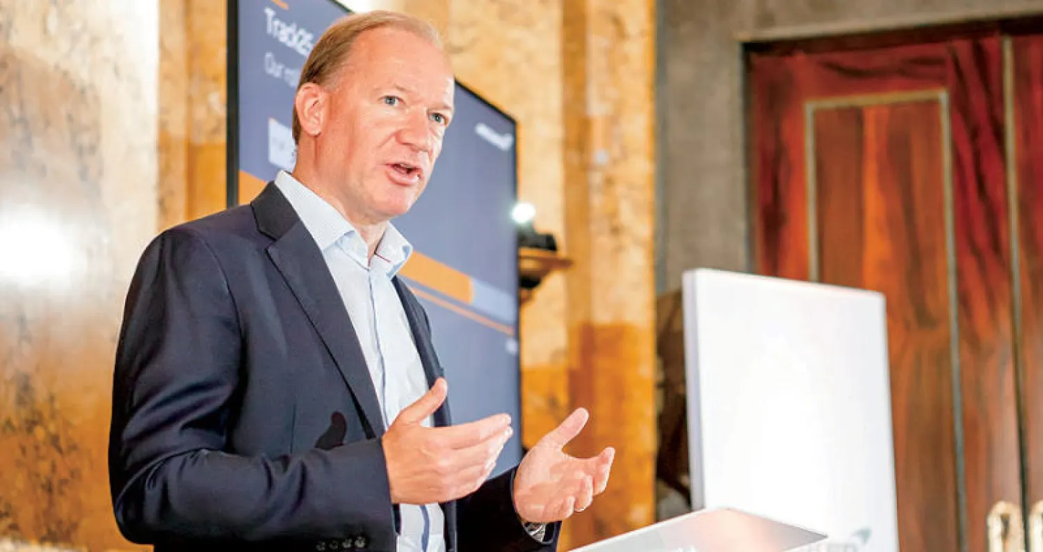 مايك فلويت يعلن خطة عمل الشركة