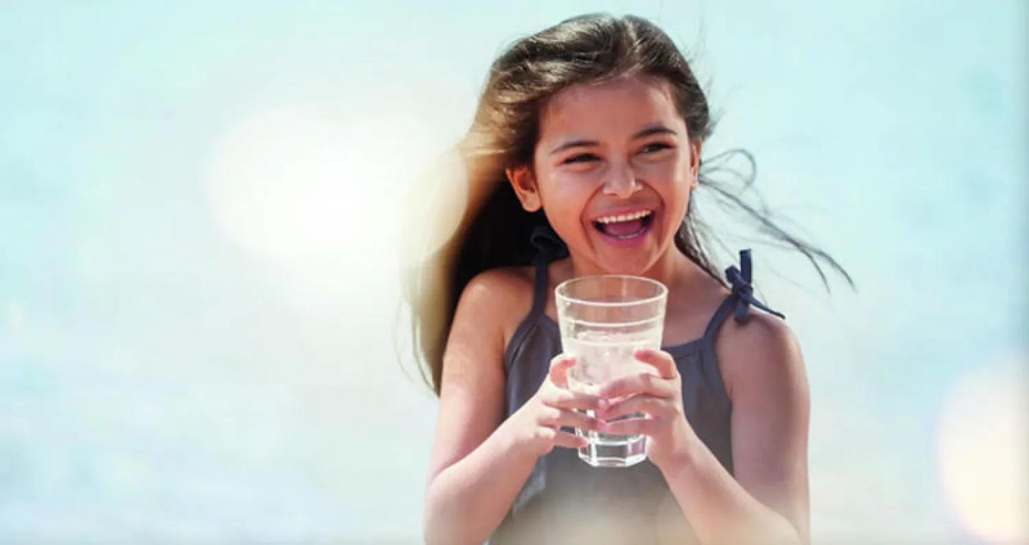كيف تجعل المياه ممتعة بطريقة صحية في الصيف؟