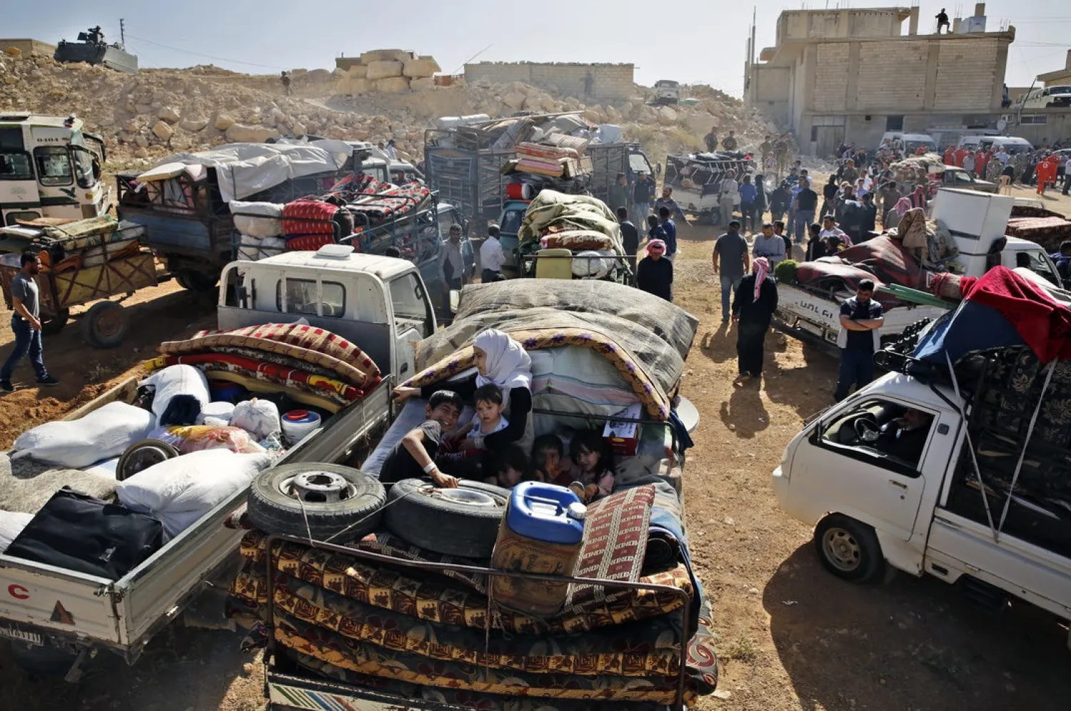 Hundreds of Syrian Refugees Return Home from Lebanon