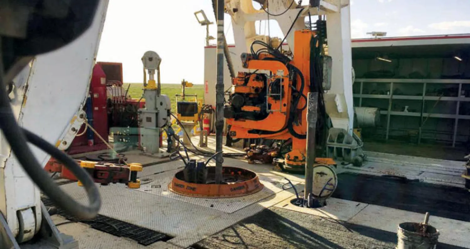 أحد مواقع الحفر في حوض البيرميان للنفط الصخري (رويترز)