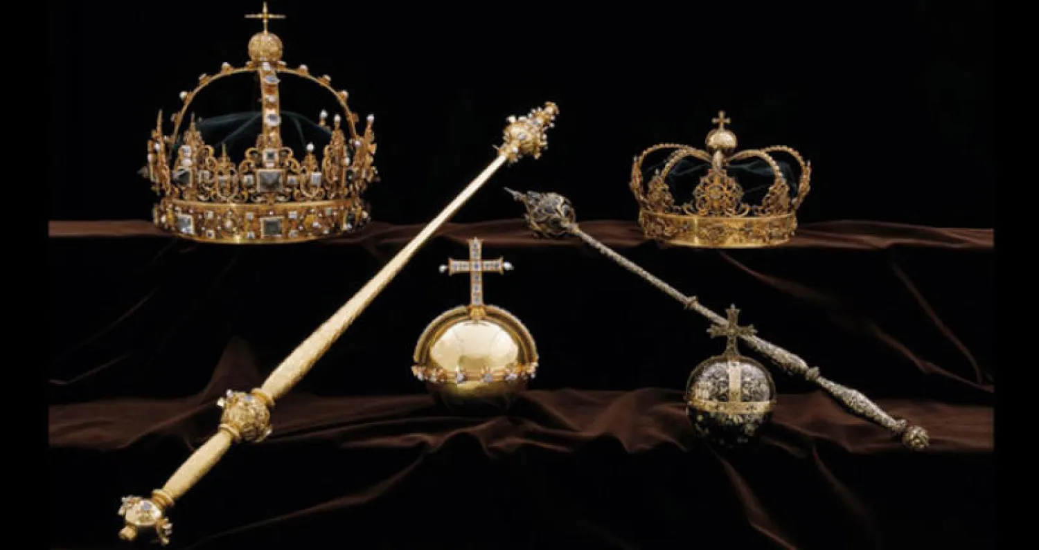 مجوهرات العائلة المالكة التي سرقت من كاتدرائية سترانغناس (إ.ب.أ)