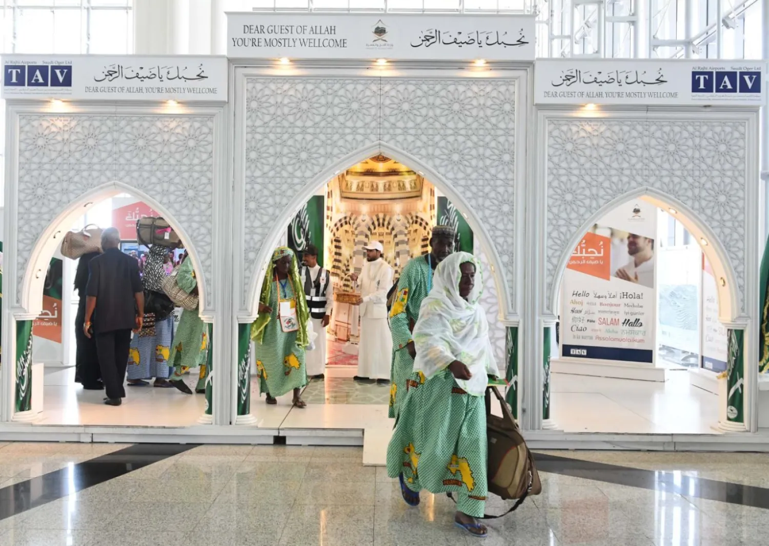 Hajj pilgrims arrive at Madinah airport. (SPA)