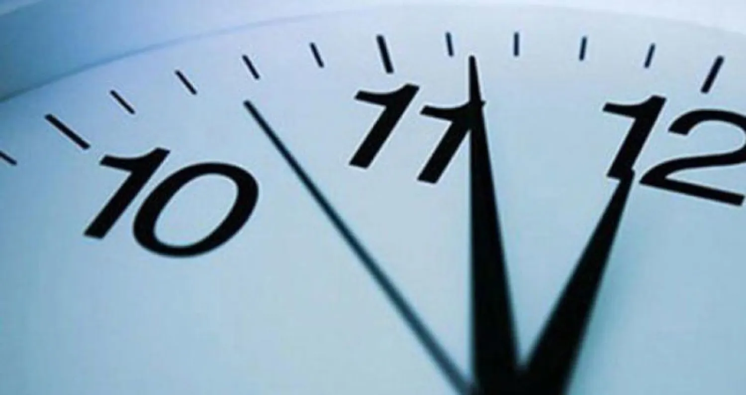 استطلاع بشأن نظام التوقيت الصيفي يلقى اهتماماً واسعاً