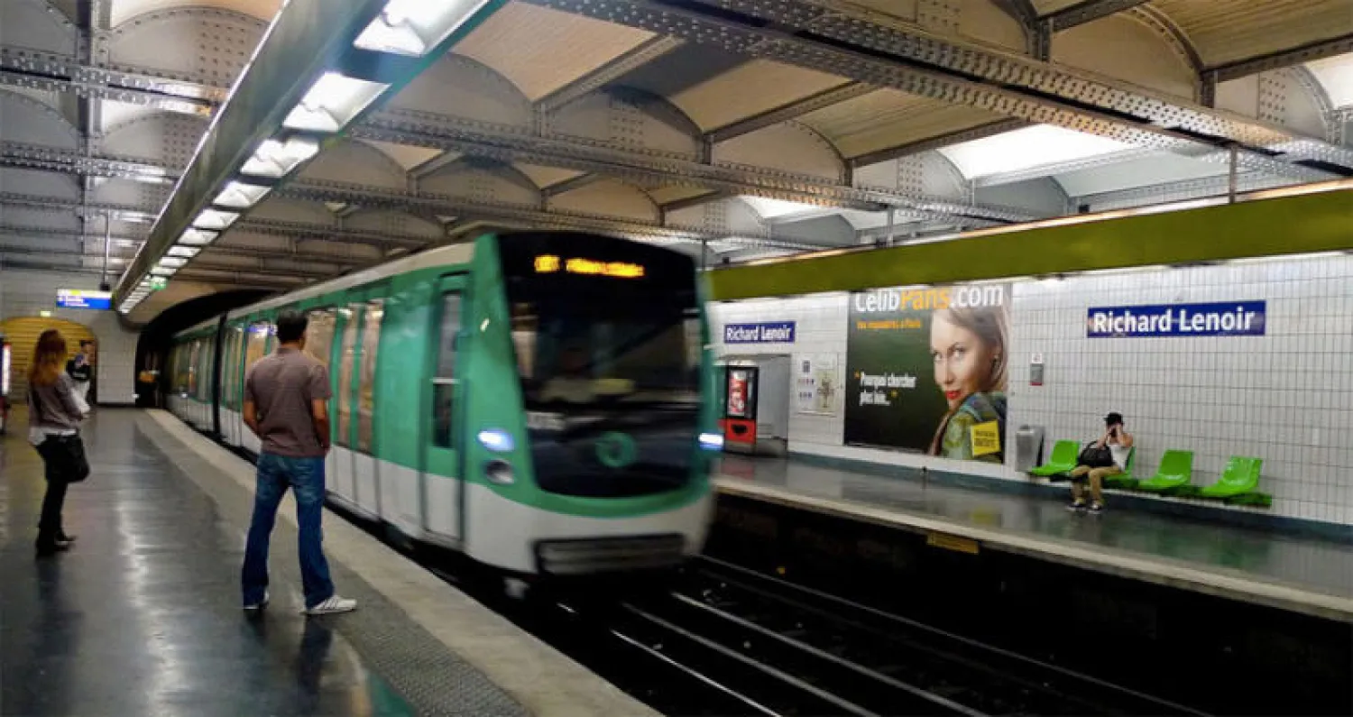فرنسية تتنكر بهيئة عجوز لنشل الركاب في المترو