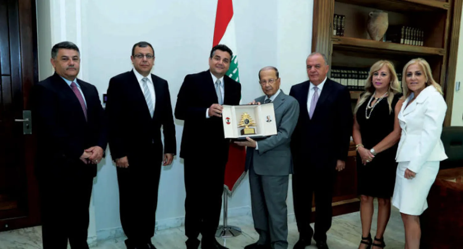 عون التقى ممثلي الجمعية اللبنانية المارونية في أستراليا خلال جولته هناك (دالاتي ونهرا)