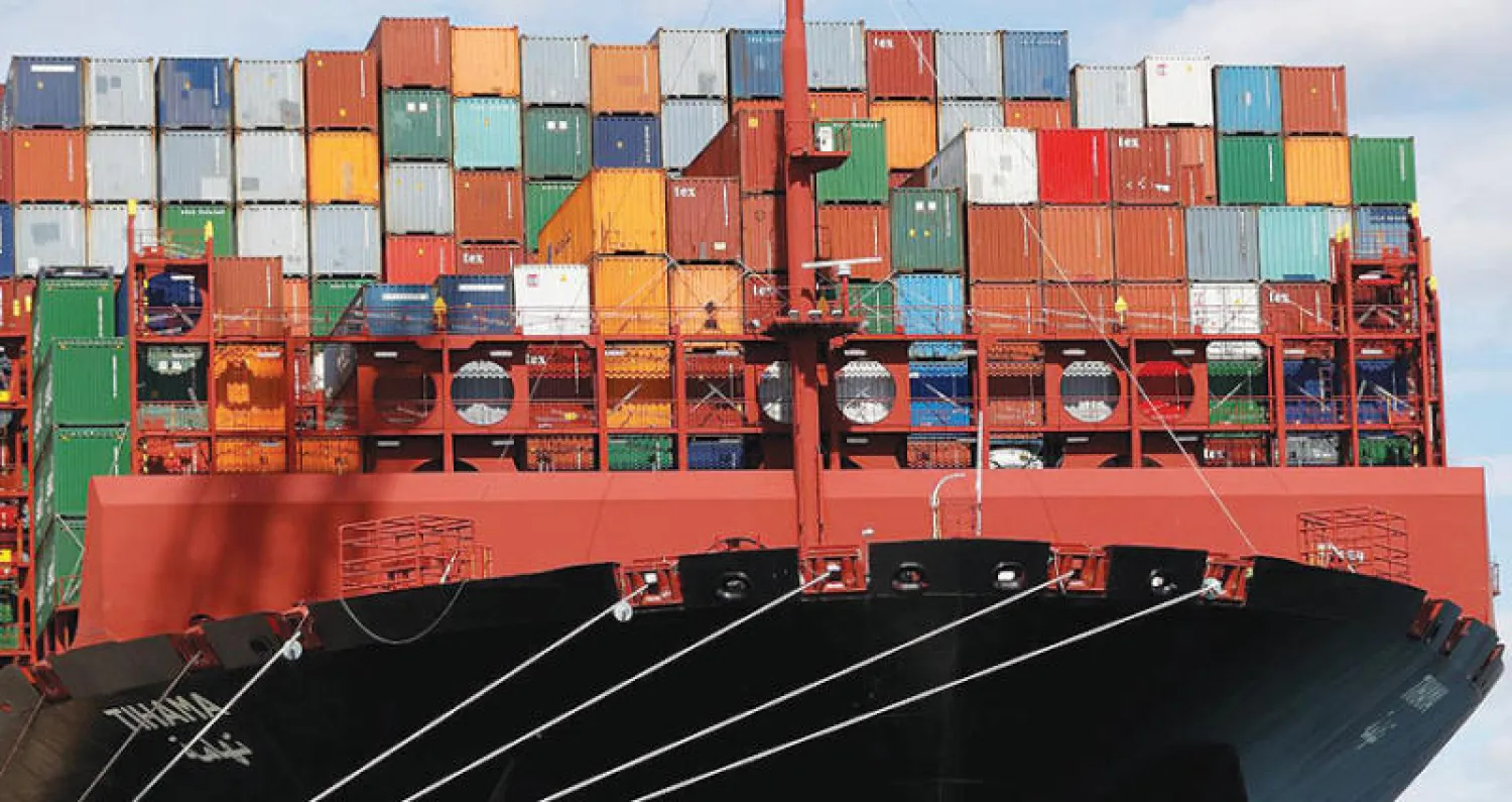 المعركة التجارية لا تزال مشتعلة بين واشنطن وبكين وسط دفاعات من الطرفين حول إجراءاتهما المتبادلة (رويترز)