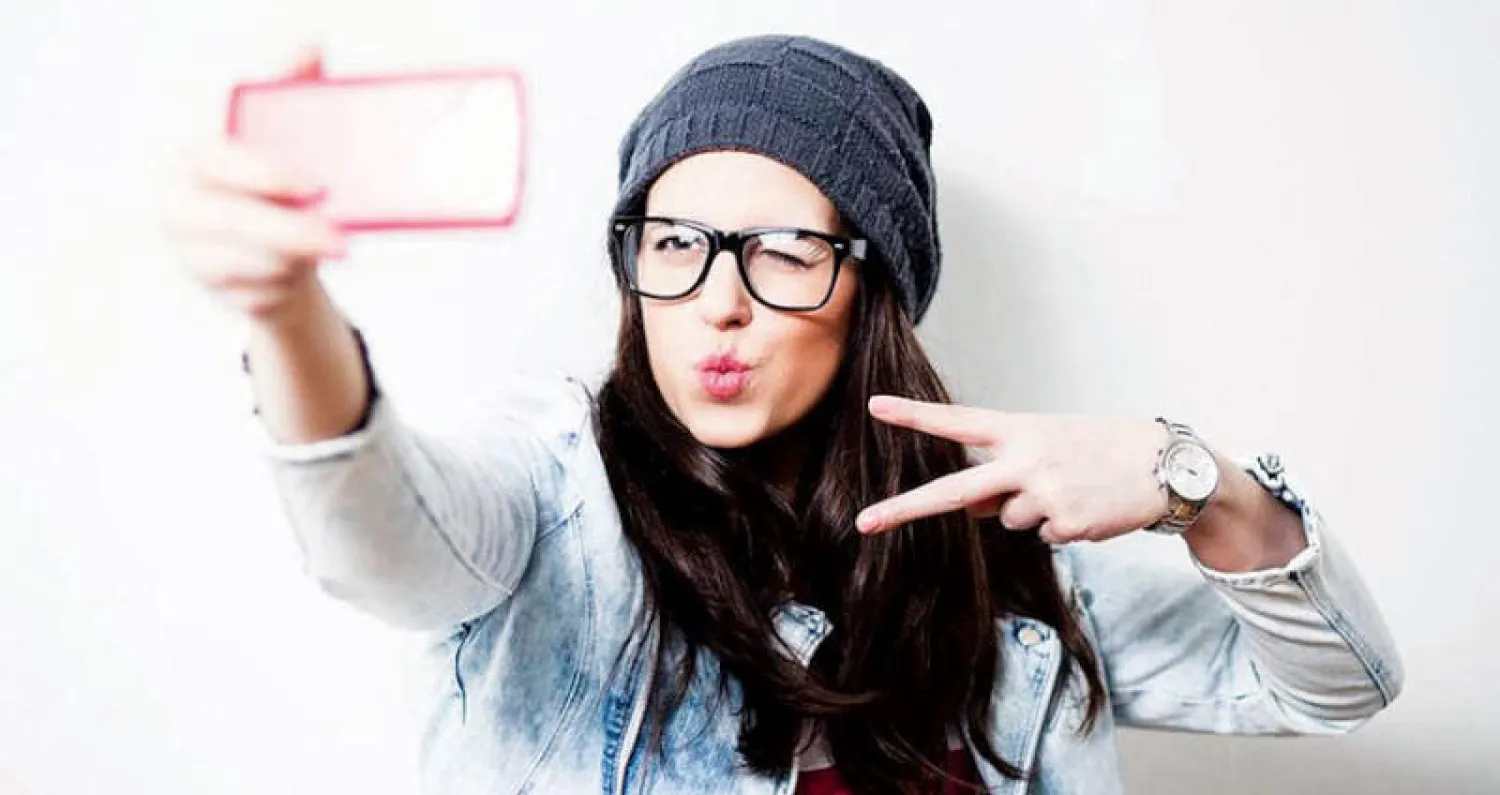 صور السيلفي يمكن أن تقلل ثقة بعض أصحاب هذه الصور في أنفسهم