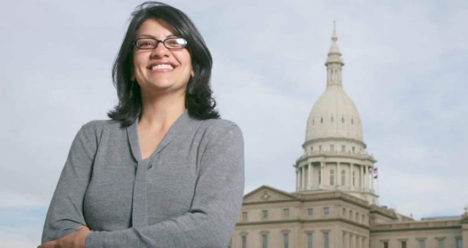 طليب أمام المجلس التشريعي لميشيغان (أ.ب)