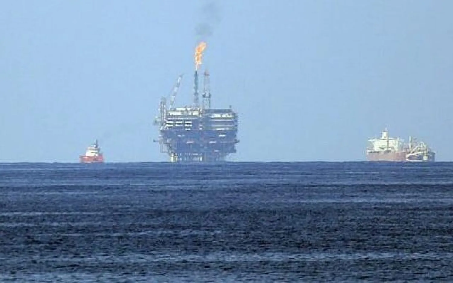 محطة غاز لشركة إيني الإيطالية في البحر المتوسط- أرشيف (أ.ب)