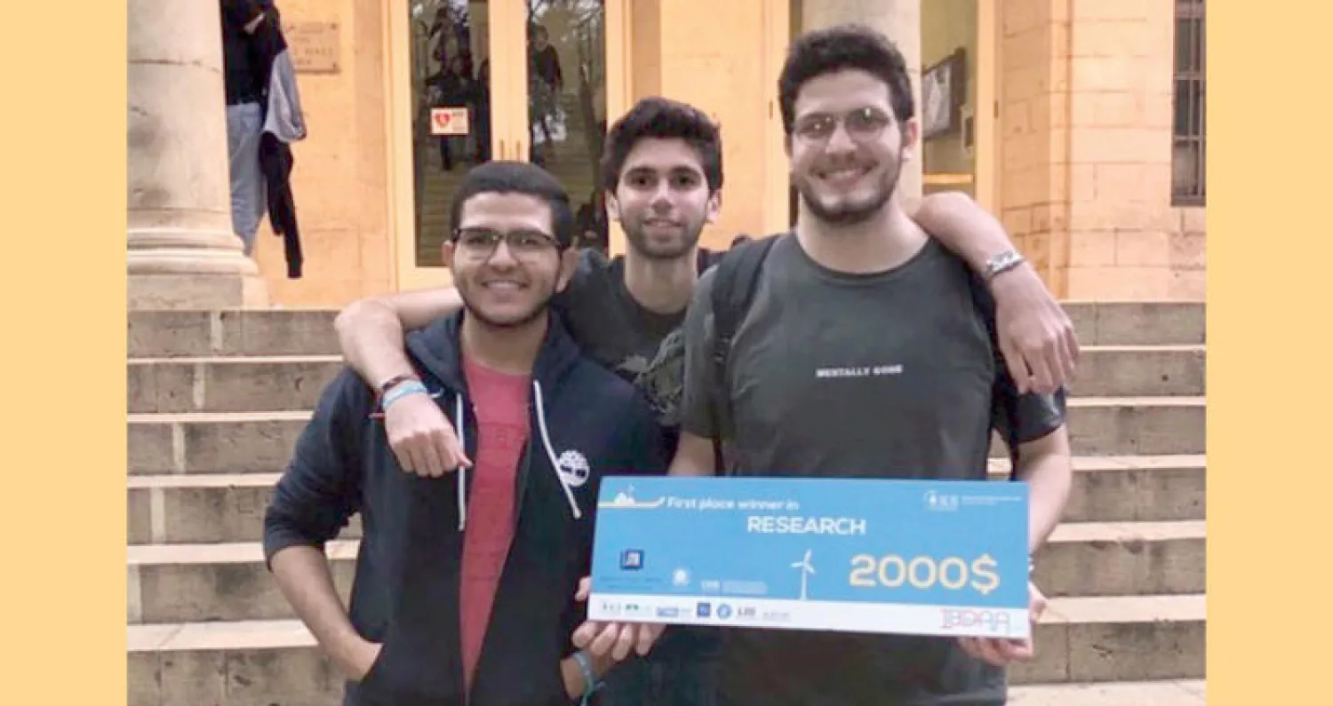 الطّلاب محمد فليفل وجواد الطفيلي وبكري صقر الفائزون بالجائزة الأولى في مسابقة «إبداع»