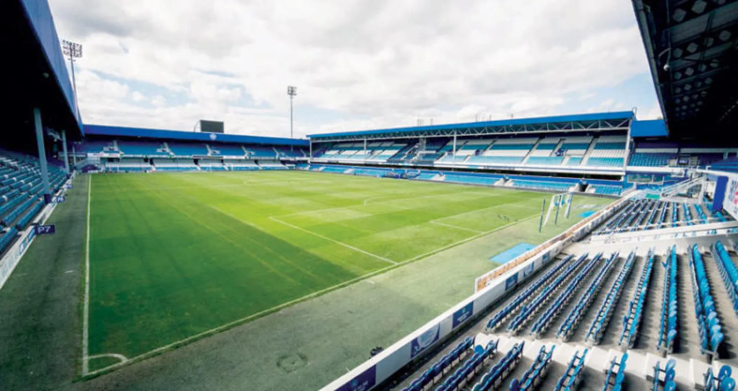 ملعب نادي كوينز بارك حيث ستقام المباراة اليوم («الشرق الأوسط»)