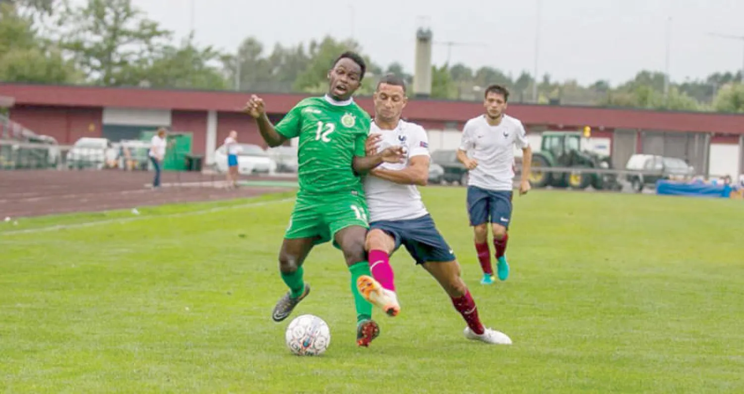 من مباراة الأخضر أمام فرنسا أول من أمس («الشرق الأوسط»)