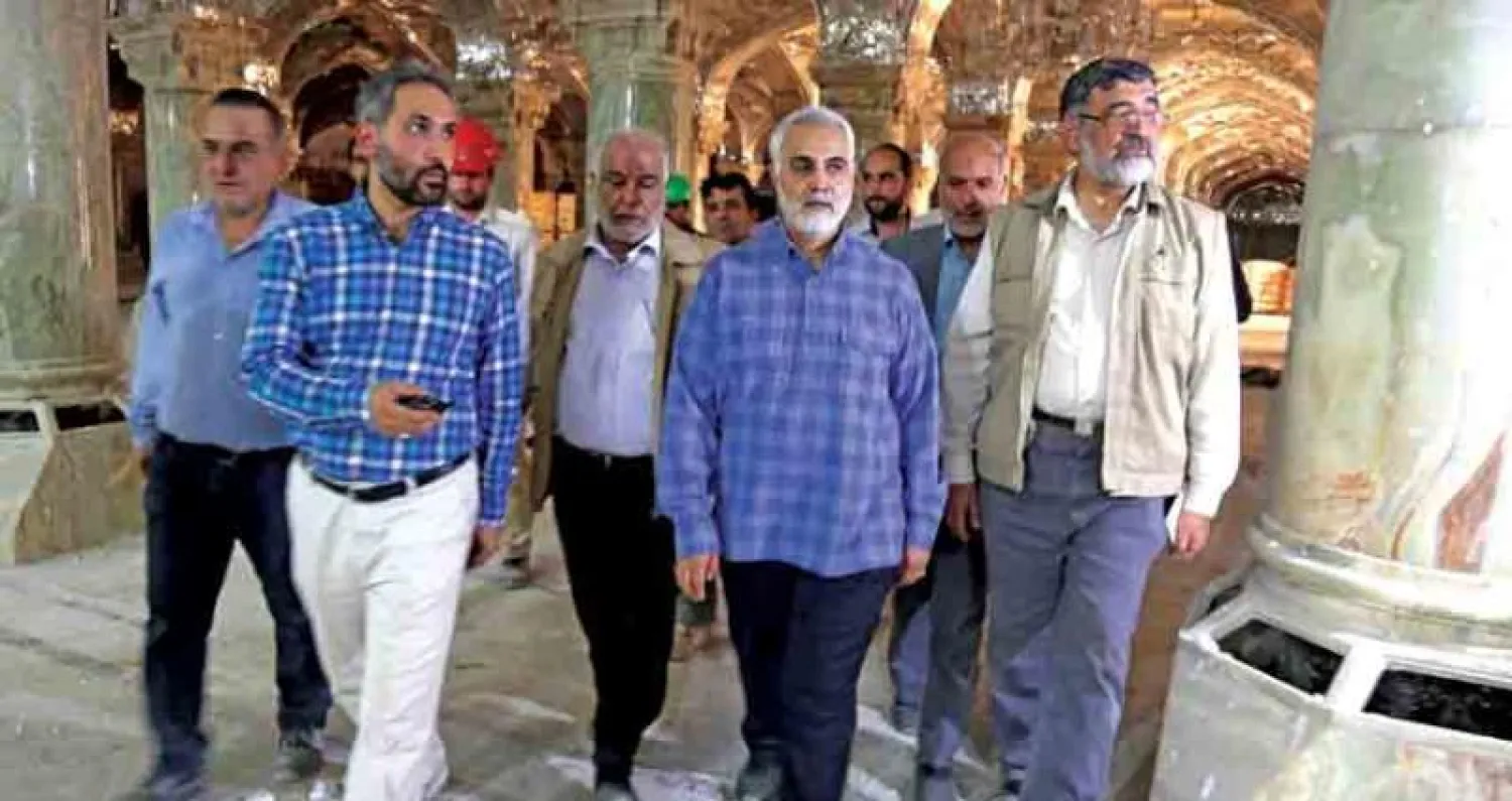 صورة نشرتها أمس وكالة «تسنيم» التابعة لـ«الحرس» الإيراني لقائد فيلق القدس قاسم سليماني في النجف