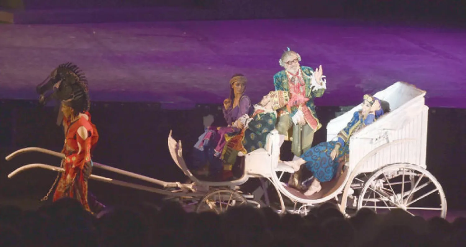 عرض «فينيقيا الماضي والحاضر» من قصته إلى أدواته وملابسه ورقصاته طالع من الأجواء اللبنانية («الشرق الأوسط»)