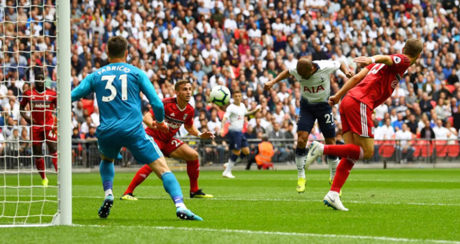 لوكاس مورا يفتتح ثلاثية توتنهام (رويترز)