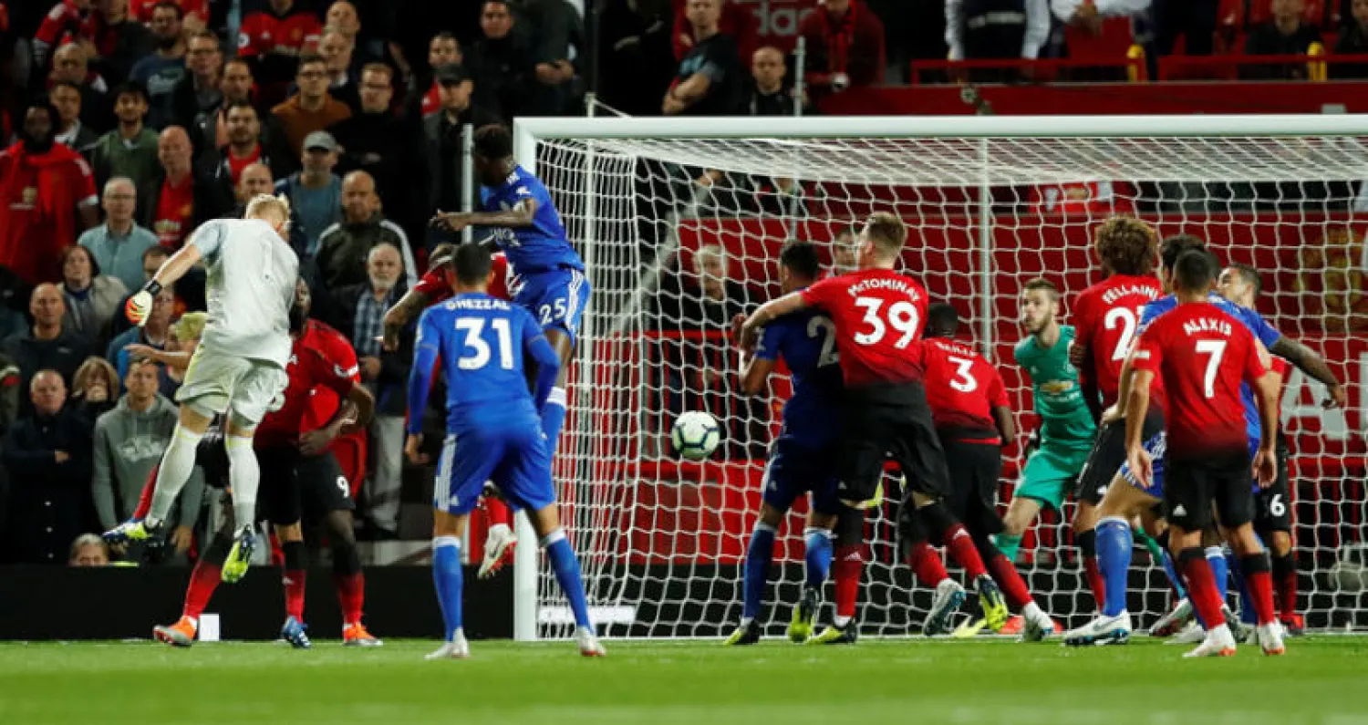 مانشستر يونايتد نجح في تحقيق الفوز في أول مباراة له على ليستر (رويترز)