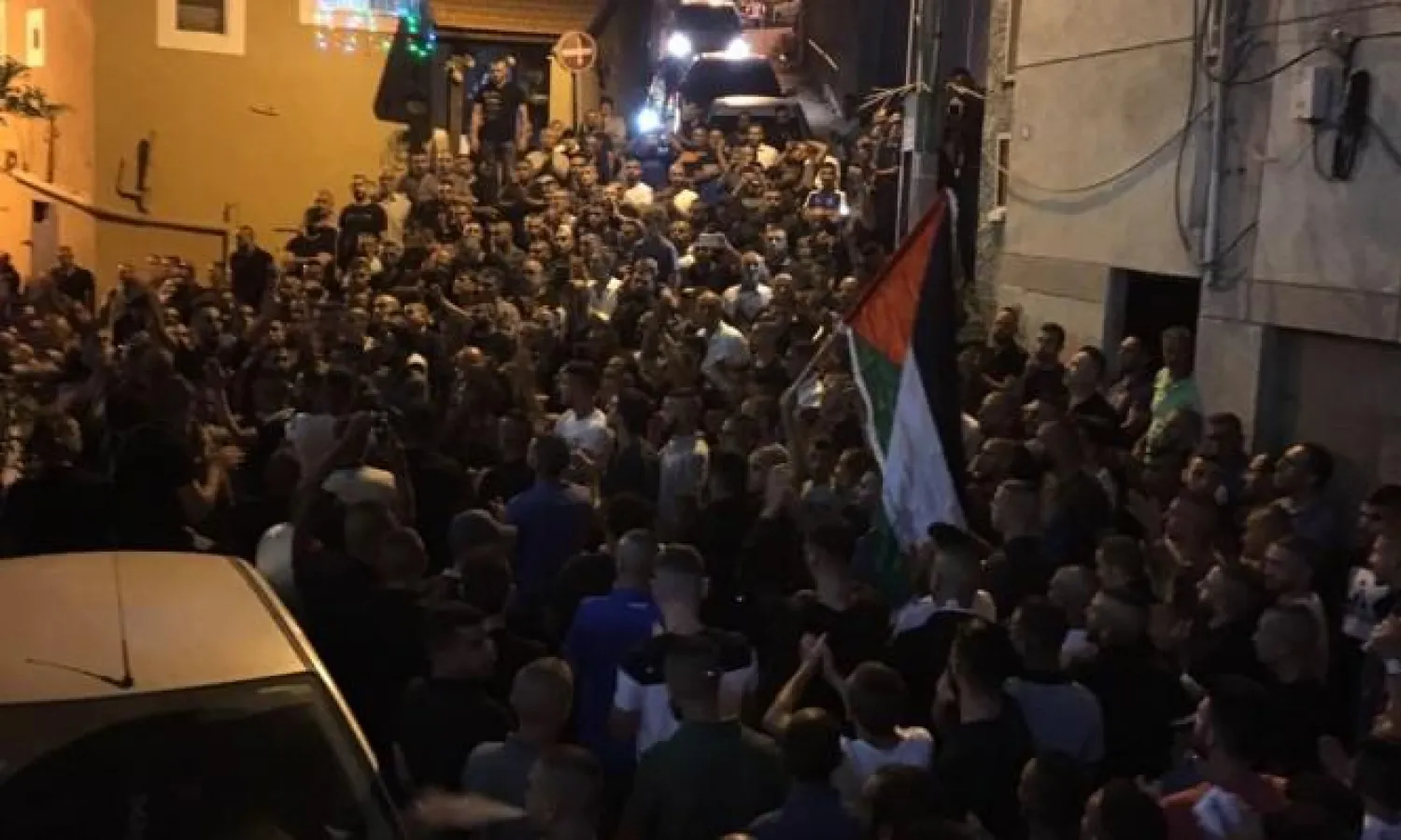 جانب من جنازة الشاب أحمد محاميد أمس (فيسبوك)