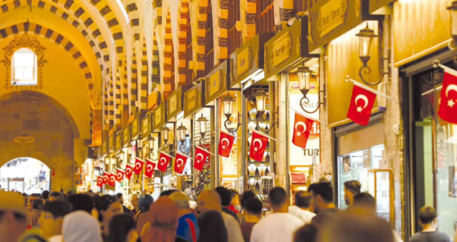 نصح المفوض الأوروبي لشؤون الموازنة تركيا باللجوء إلى صندوق النقد الدولي لحل أزمتها (أ.ب)