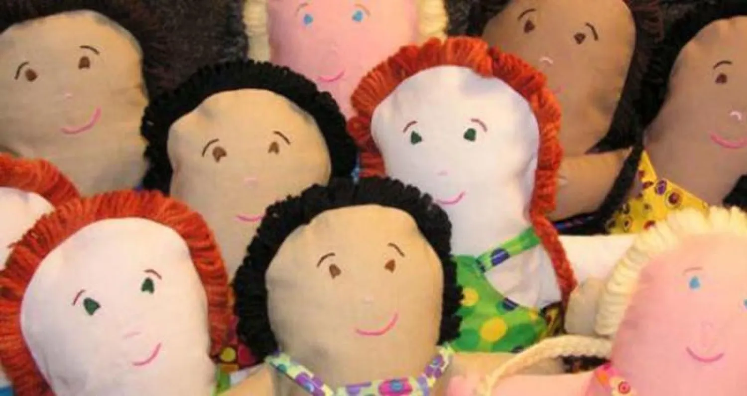 خبراء: الدمى واللعب المحشوة يمكن أن تهدئ مرضى الخرف