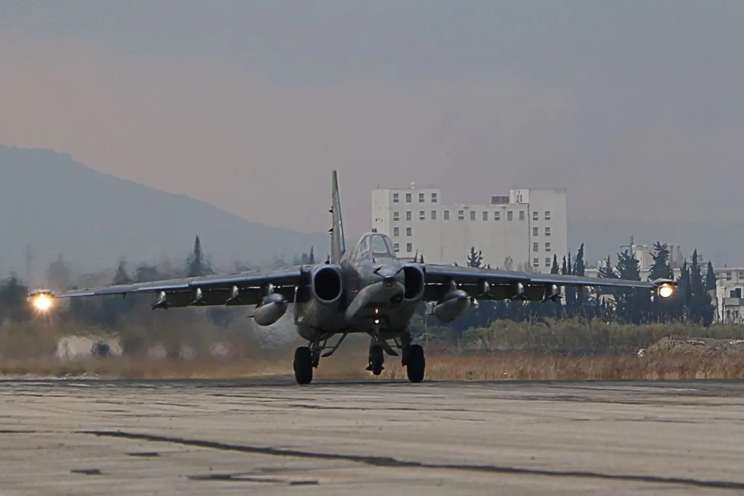 A Russian Su-34 bomber at the Hmeimim military airbase in Latakia province, northwest Syria (AFP Photo/Paul Gypteau)